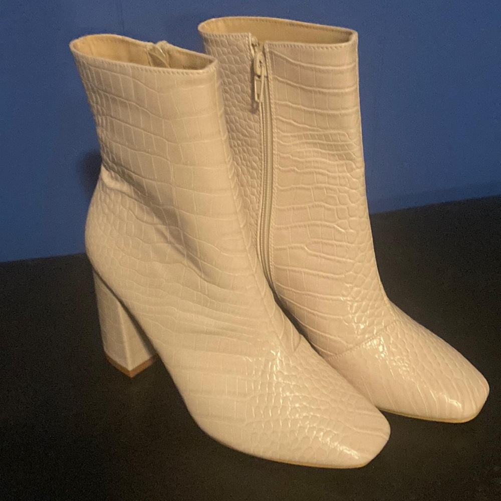 Lulu's Elegant Ivory Croc-Patterned Heeled Boots